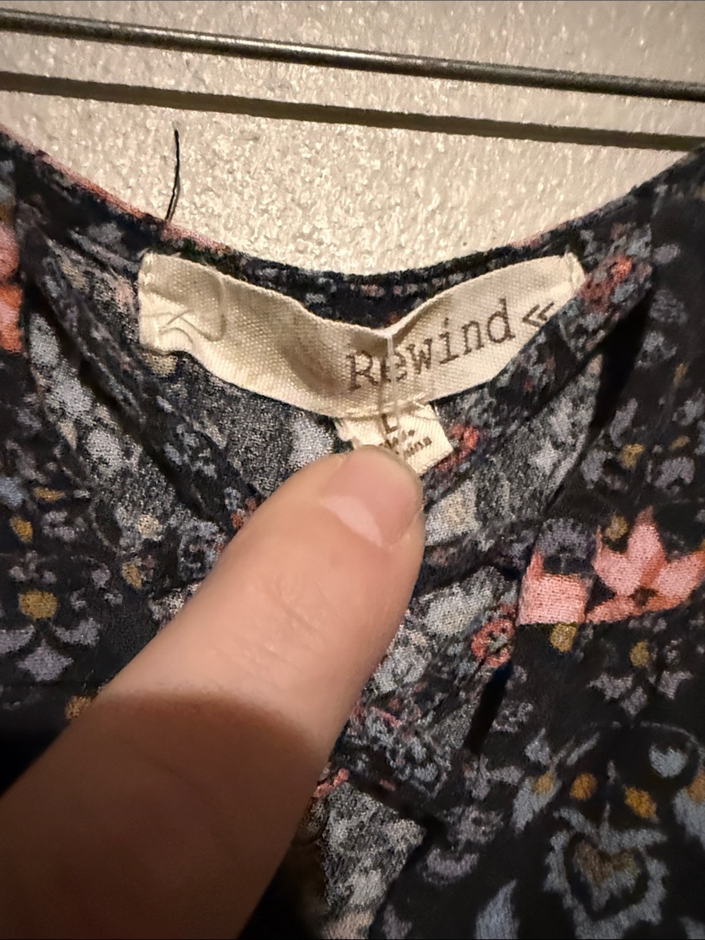 Dress Subcategory Classification - Picture 2 of 3